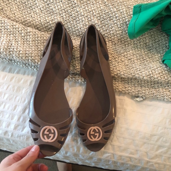 Gucci Shoes - Gucci pool slides